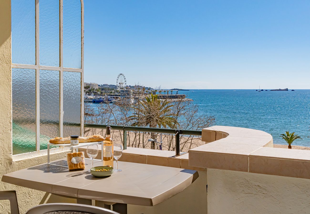 Apartment in Fréjus - Appartement La Plage