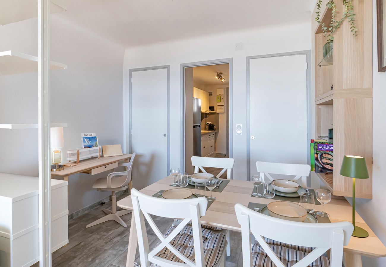 Apartment in Fréjus - Appartement La Plage