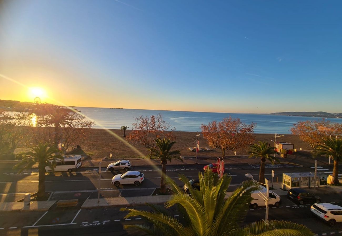 Apartment in Fréjus - Appartement La Plage